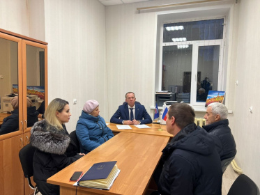 Депутаты Городской Думы помогают жителям разобраться в вопросах благоустройства дворов 