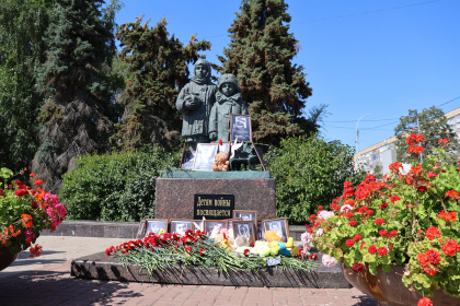 Ульяновцы почтили память детей - жертв войны на Донбассе