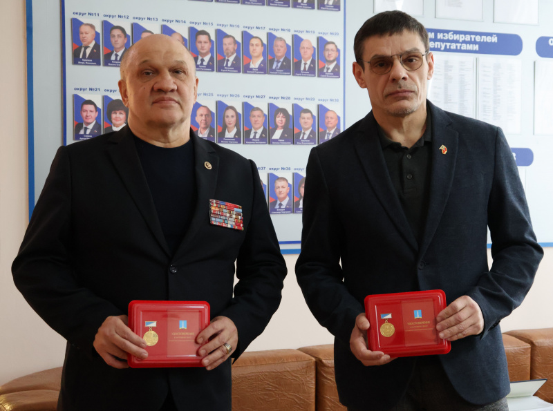 Ульяновская Городская Дума продолжает вручать нагрудные знаки «За содействие СВО»