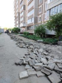 Благоустройство дворовых территорий в рамках программы «Мой двор» продолжается