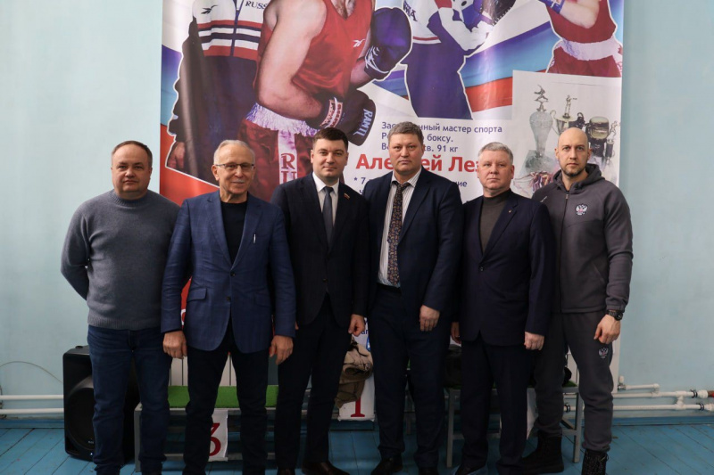 В Ульяновске определили победителей межрегионального турнира по боксу на призы заслуженного мастера спорта России Алексея Лезина