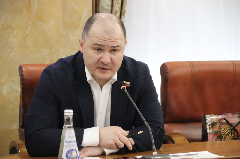 Депутаты попросили сотрудников ОМВД разобраться с нелегальной продажей алкоголя и табачных изделий в Заволжском районе
