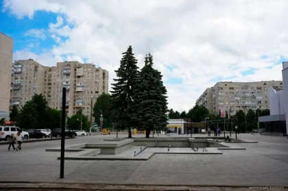 Площадь перед ДК «Руслан» благоустроили благодаря программе ФКГС