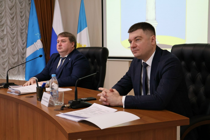 В Ульяновске в этом году отремонтируют семь участков дорог и обустроят 100 контейнерных площадок