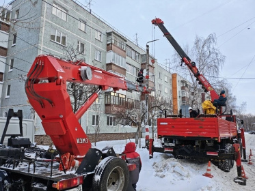 Освещение на улице Артёма, 11 восстановлено