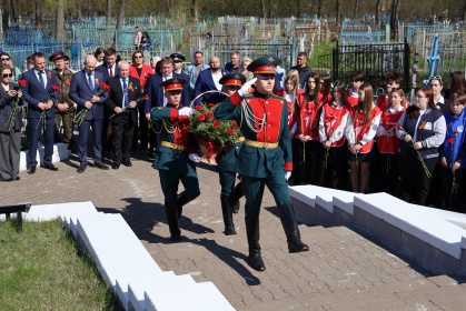 В Ульяновске почтили память героев, отдавших жизнь за Родину в госпиталях города