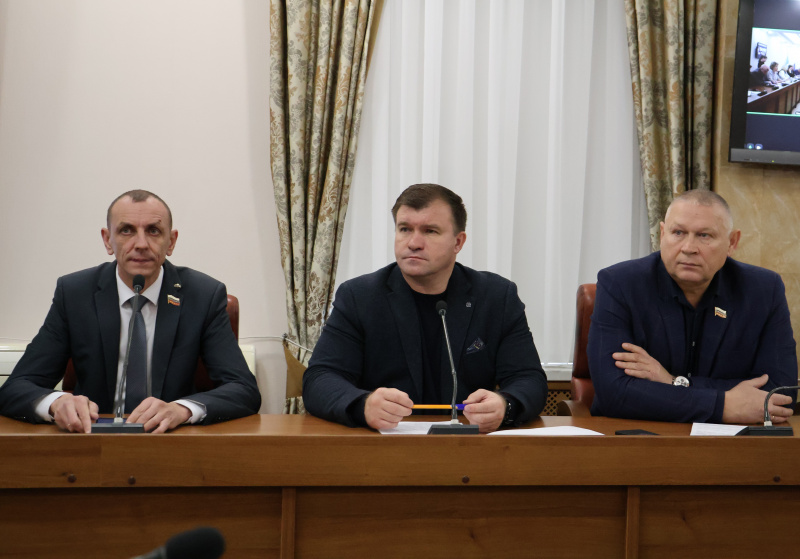Городские депутаты обсудили, какие направления блока местного самоуправления и развития гражданского общества получат финансирование в 2026 году