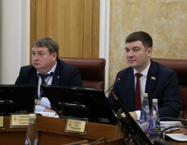 Ульяновская Городская Дума отметила нагрудным знаком «За содействие СВО» настоятеля храма Пармакли Станислава Николаевича