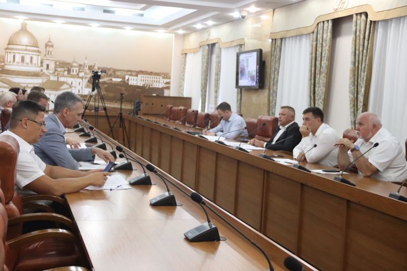 Депутаты Гордумы рекомендовали провести инвентаризацию и поэтапно отремонтировать торговые места для садоводов