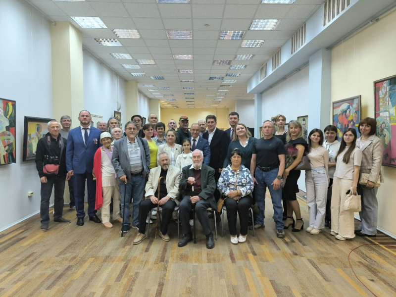 В Ульяновске открылась экспозиция «С Россией в сердце», посвящённая любви к родному краю
