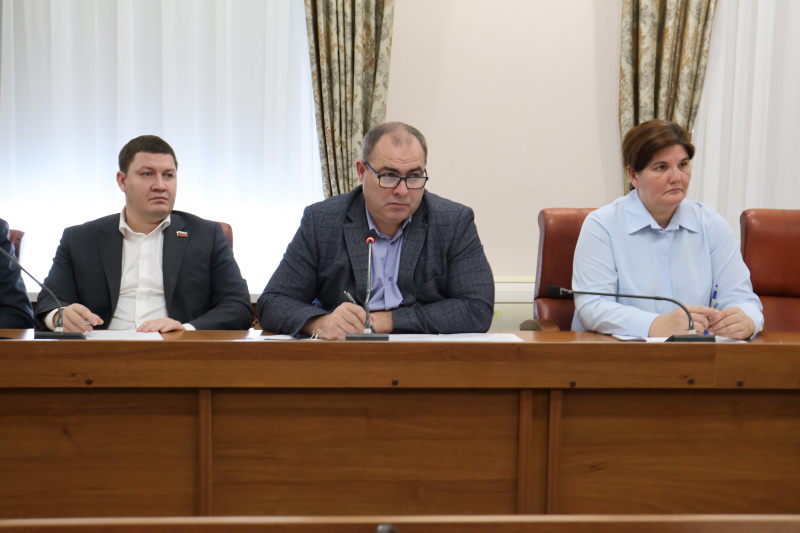 Бюджет развития и контроль качества: ключевые темы заседания комитета по ЖКХ