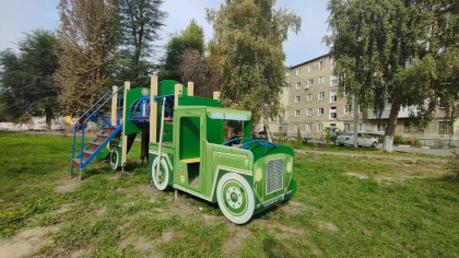 Во дворах домов № 4 и 4а на улице Лихачёва установлены малые архитектурные формы