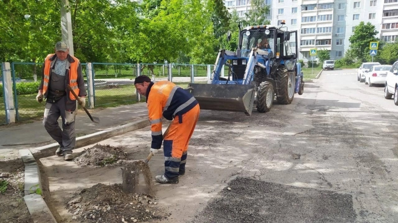 К школе №86 отремонтирована дорога от проспекта Врача Сурова