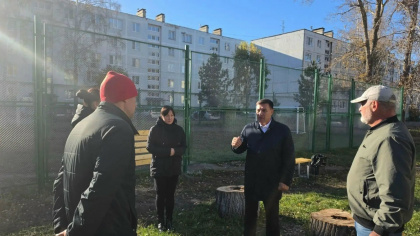 На Гафурова, 84 появидась мини-футбольная площадка