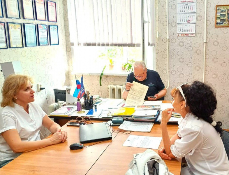 Городские парламентарии помогают в решении сложных вопросов и обеспечении законных прав жителей