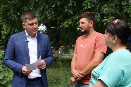 Депутаты проверили качество работ в ремонтируемых домах
